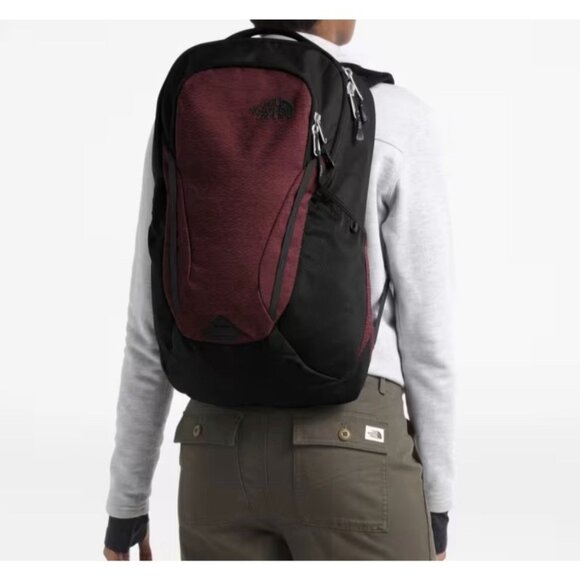 The North Face Vault Backpack Deep Garnet Red Splinter/Black Outdoor Travel - Picture 1 of 16